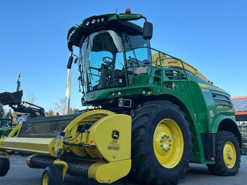 John Deere 8300