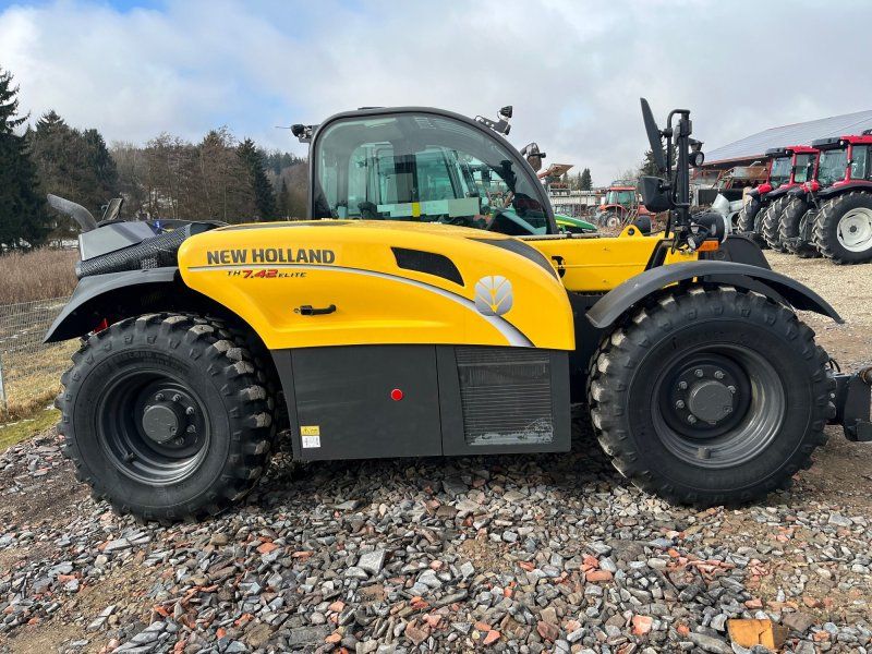 New Holland TH 7.42 Elite