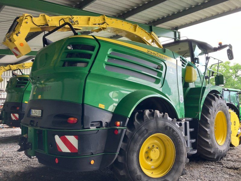 John Deere 8300i mit Kemper 360pro und 639 PickUp