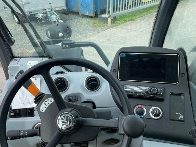 New Holland TH 7.42-145HP