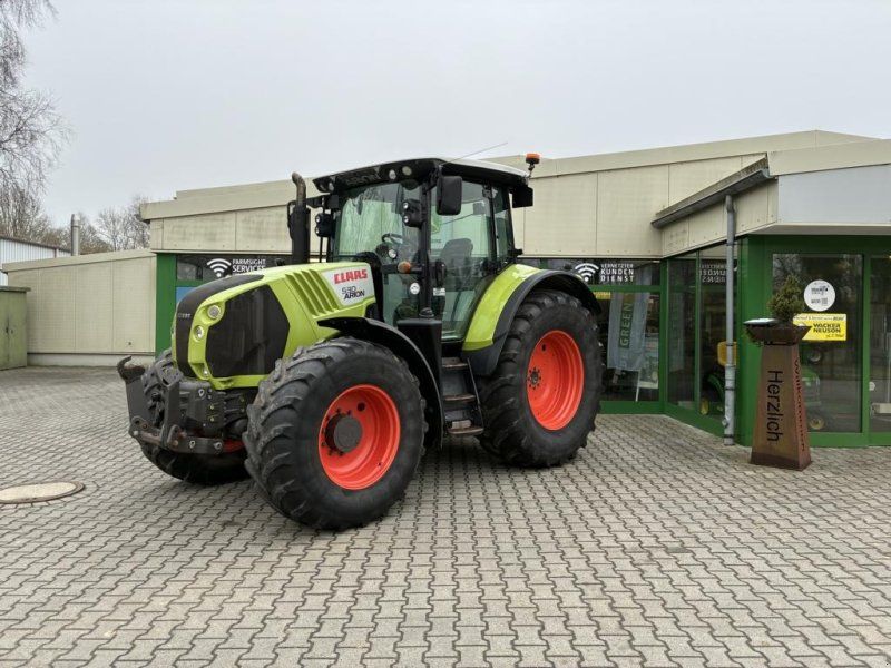 Claas Arion 530