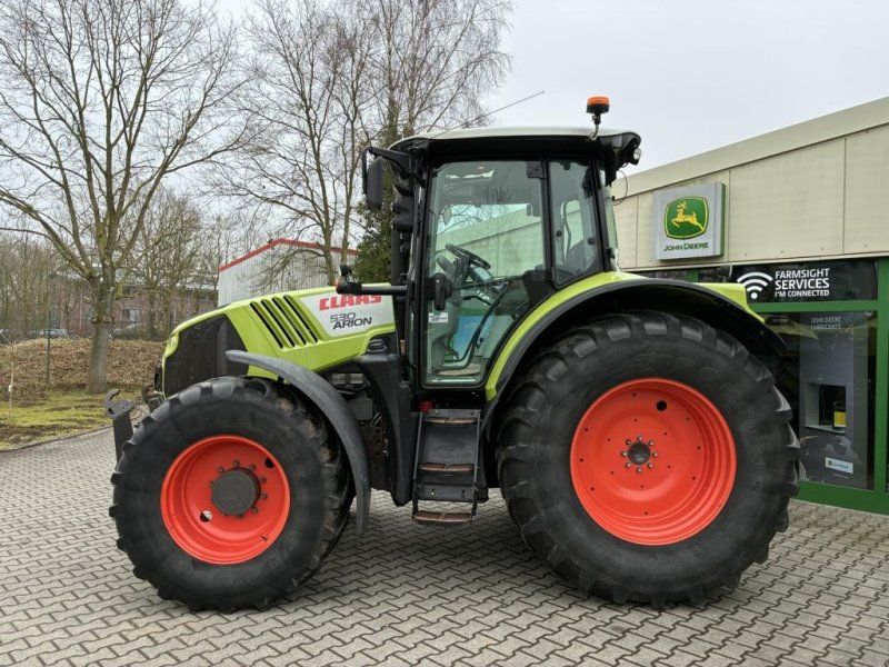 Claas Arion 530