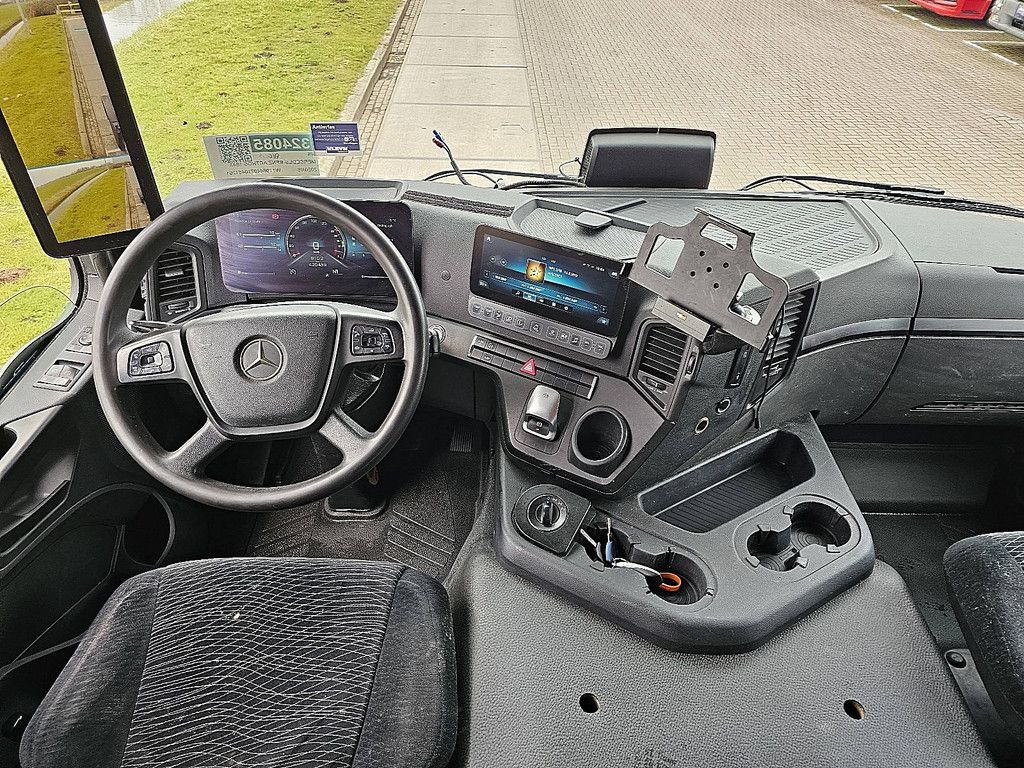 MERCEDES-BENZ ACTROS 1843 4x4