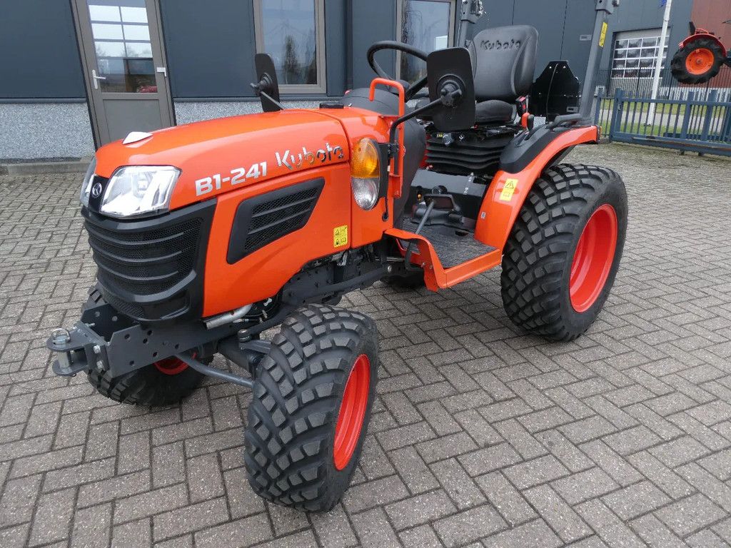 Kubota B1-241 4wd / 0041 Draaiuren /.Garden Pro Banden
