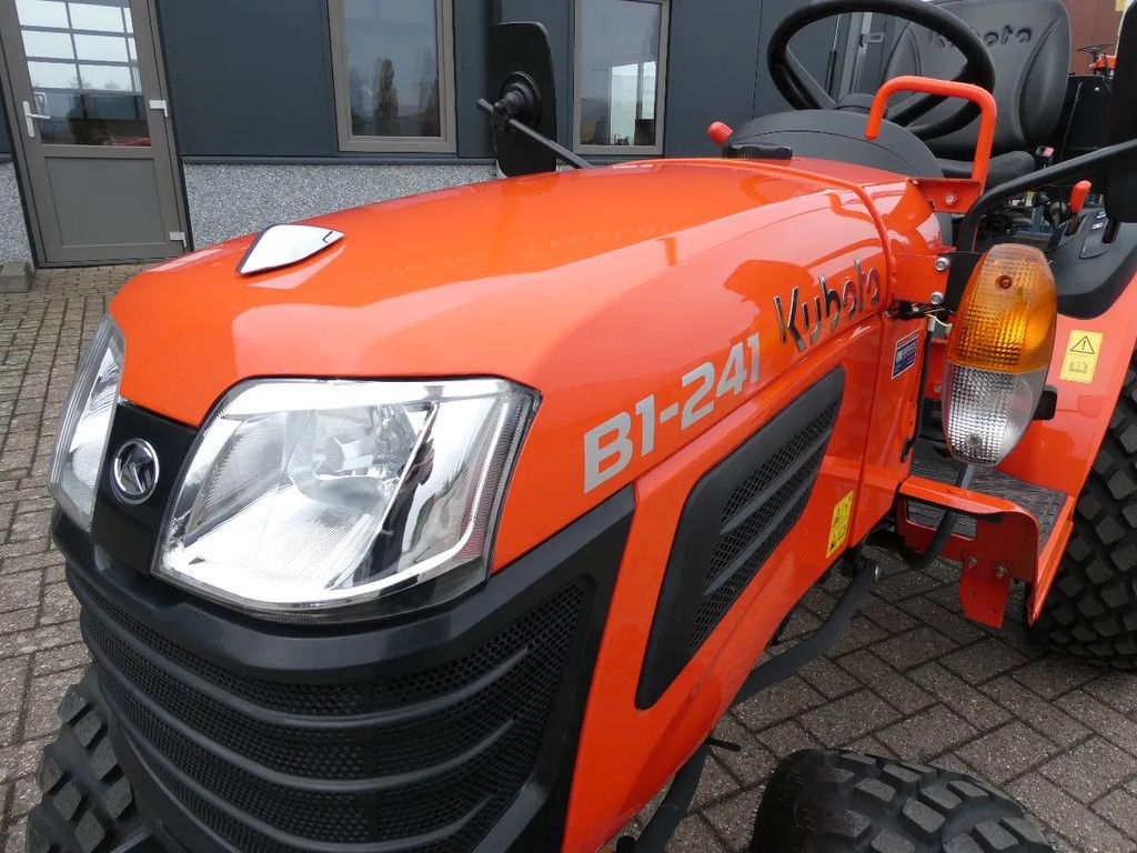 Kubota B1-241 4wd / 0041 Draaiuren /.Garden Pro Banden