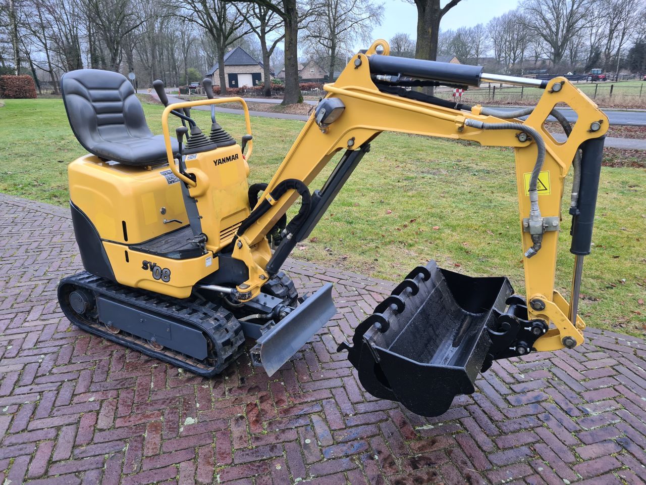 Yanmar SV08 minigraver nieuwstaat 261 uur 3 bakken 2022