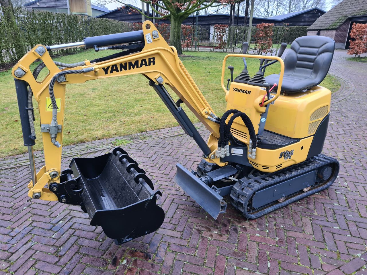 Yanmar SV08 minigraver nieuwstaat 261 uur 3 bakken 2022