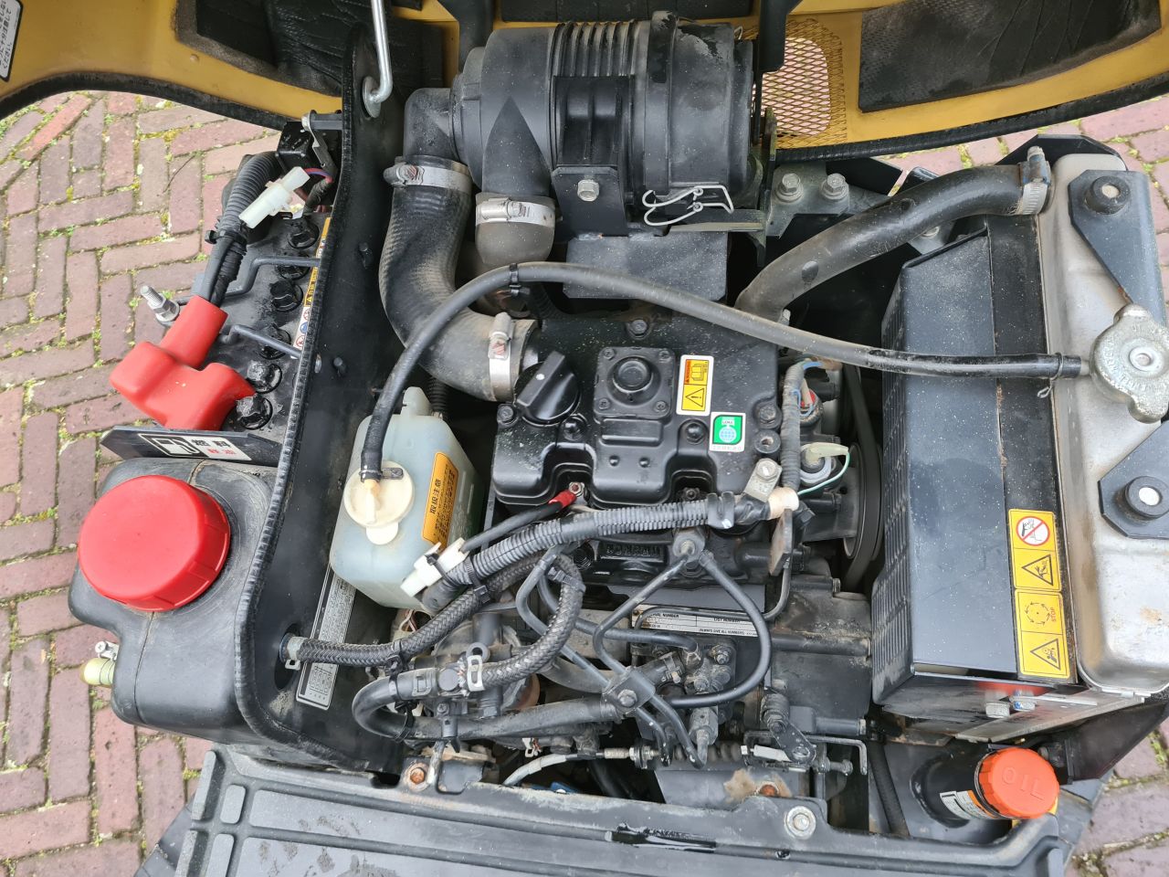 Yanmar SV08 minigraver nieuwstaat 261 uur 3 bakken 2022