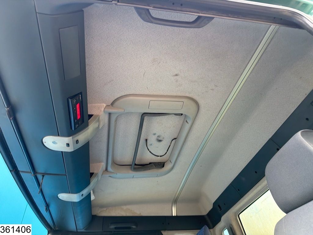 MAN TGA 33 360 6x4, Steel suspension