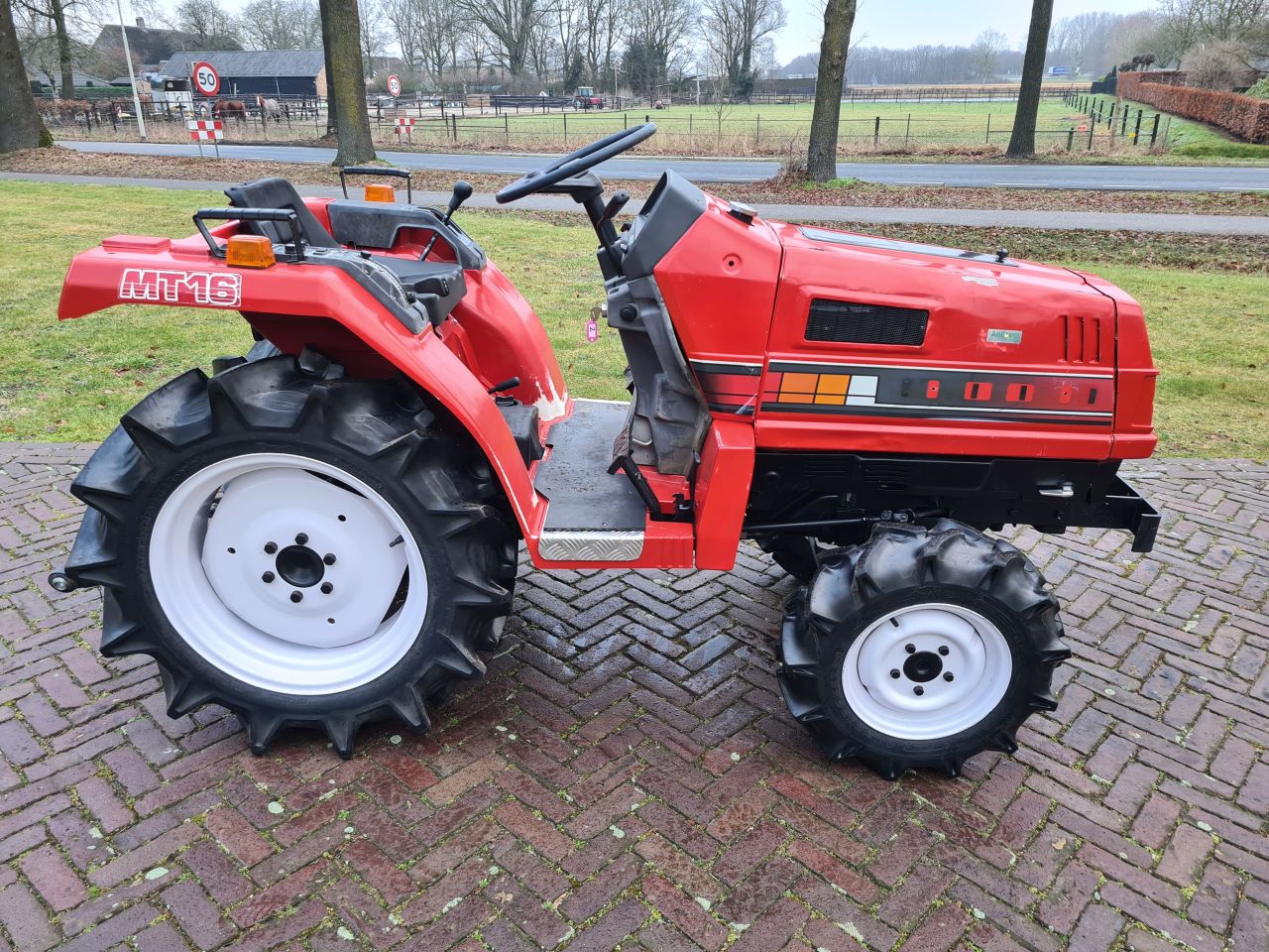 Mitsubishi MT16 minitrekker minitractor mini trekker tractor 4x4