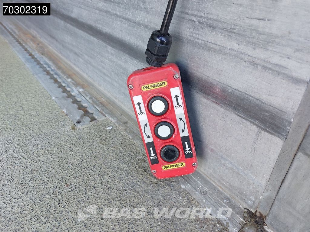 Volvo FM 330 6X2 Frigoblock FK25SL 2000kg Ladebordwand Lift+Steering Axle Euro 6