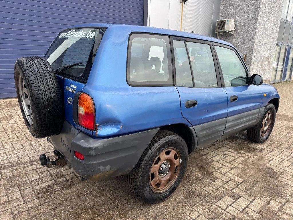 Toyota RAV4 **PETROL-ESSENCE-5DOORS**