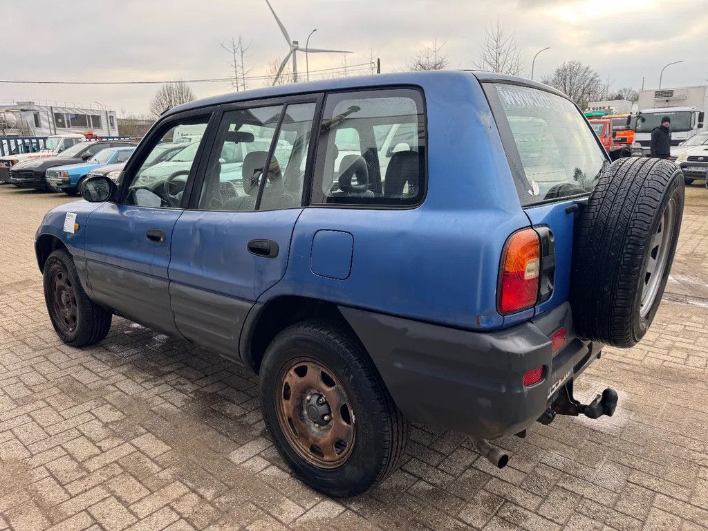 Toyota RAV4 **PETROL-ESSENCE-5DOORS**