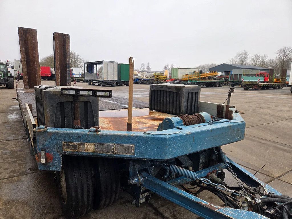 GS 3 ass hydr rampen, lier, bladgeveerd, lange laadvloer