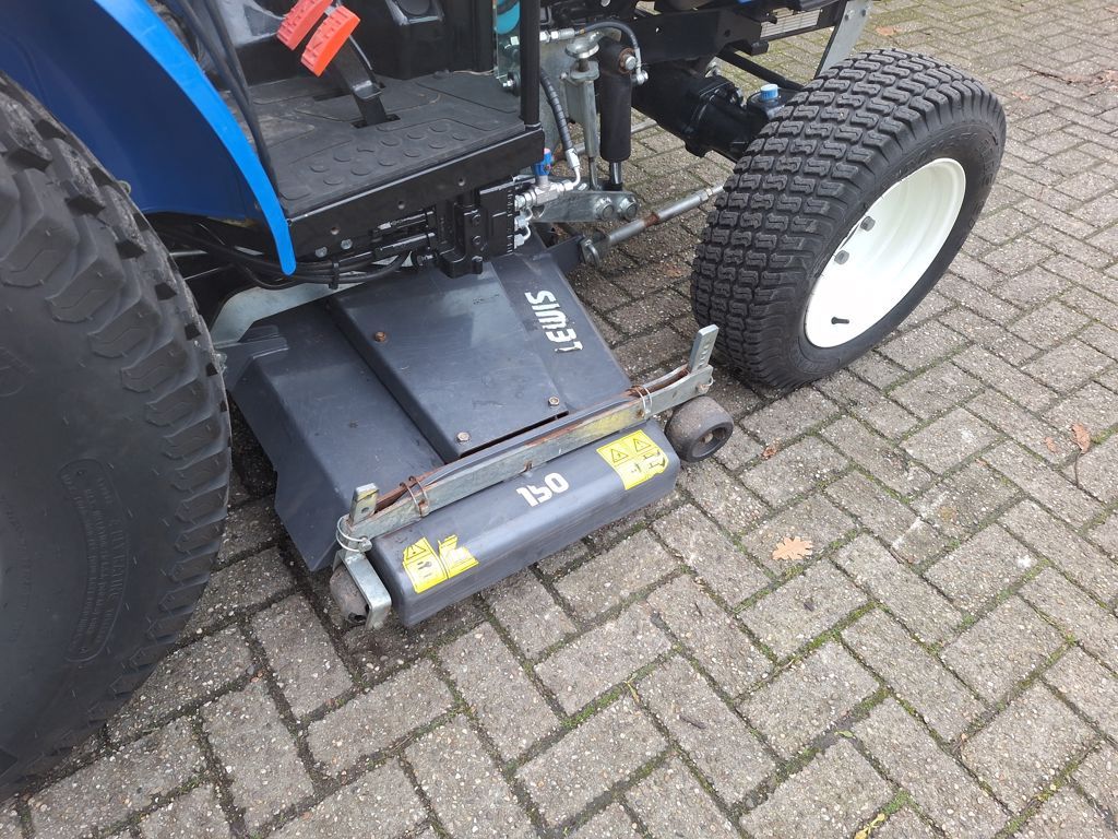 New Holland Boomer 35