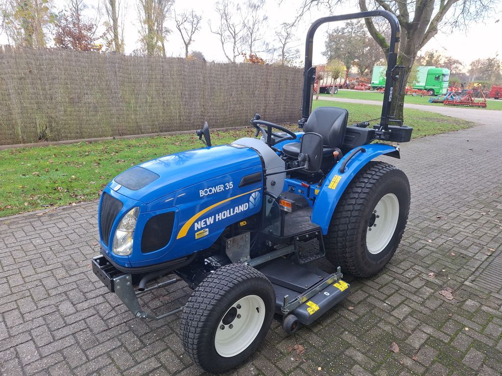 New Holland Boomer 35
