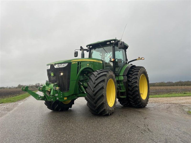John Deere 8310R