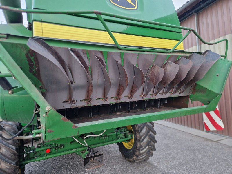 John Deere T670