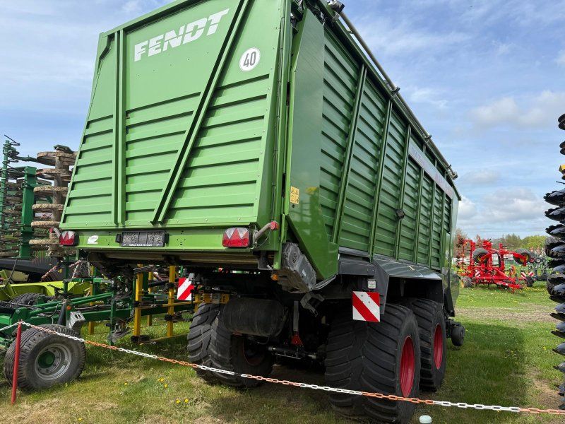 Fendt Tigo 75 XR mit 800/45 R26,5 Bereifung, Laderaumabdeckung und 3 D