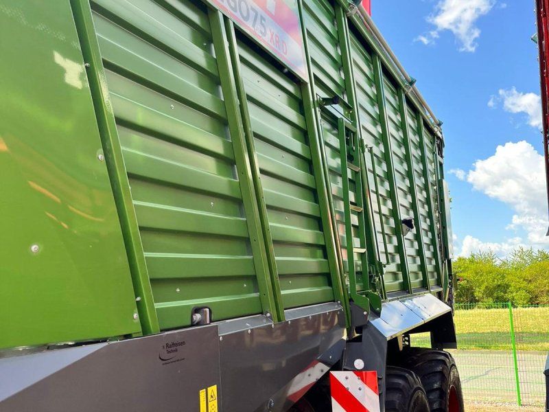 Fendt Tigo 75 XR mit 800/45 R30,5 Bereifung, Laderaumabdeckung und 2 D