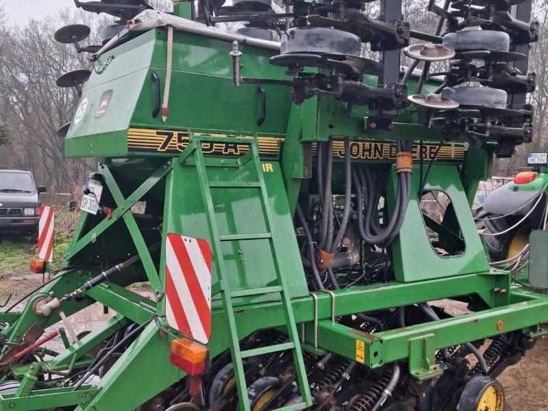 John Deere 750 A