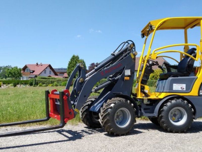Eurotrac W11 Vorführer mit Schaufel ohne Kabine