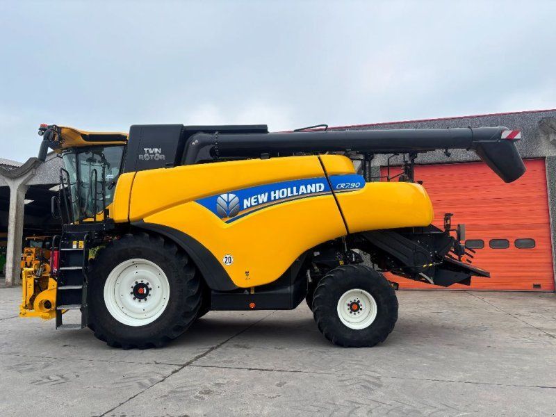 New Holland CR 7.90