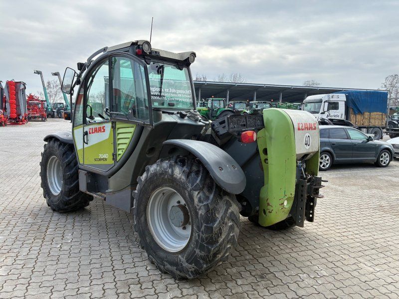 Claas Scorpion 7040