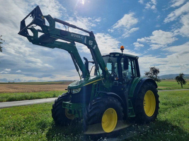John Deere 6120M Frontlader a42