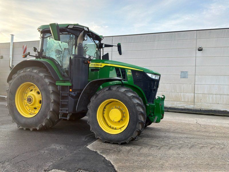 John Deere 7R 330