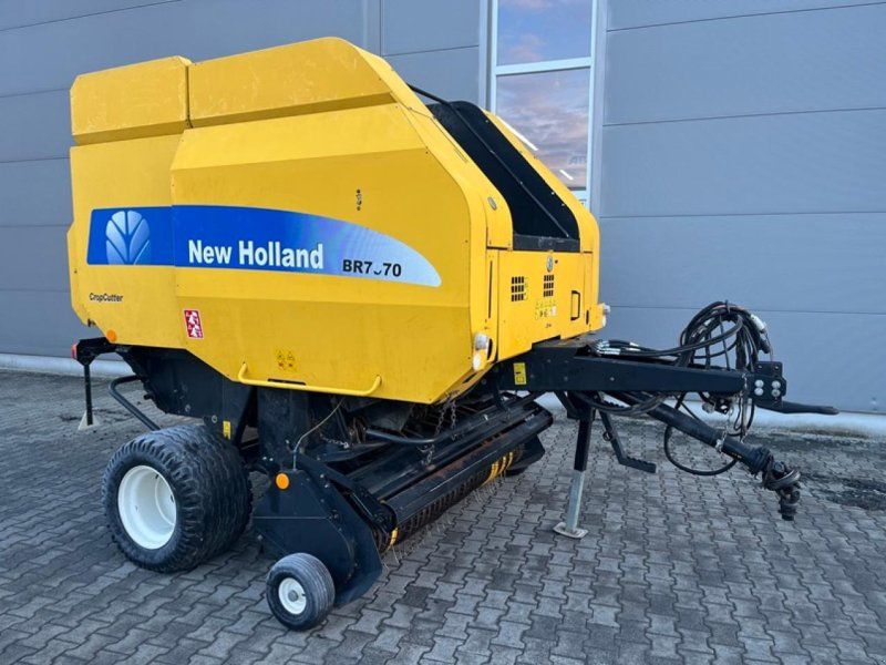 New Holland BR 7070