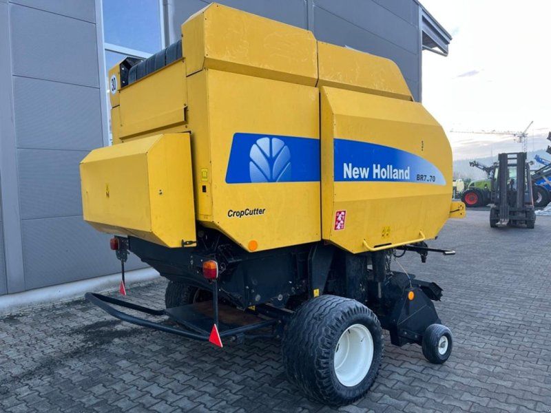 New Holland BR 7070