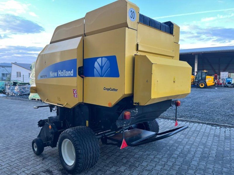 New Holland BR 7070