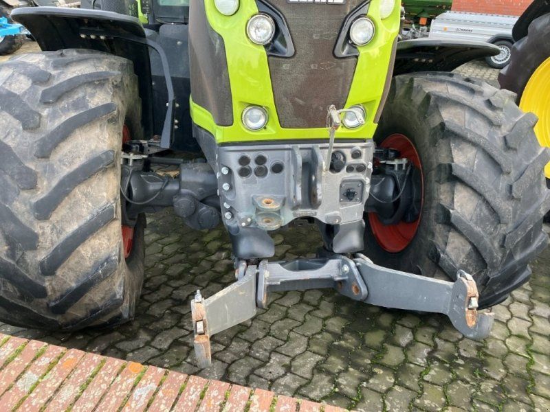 Claas Axion 830