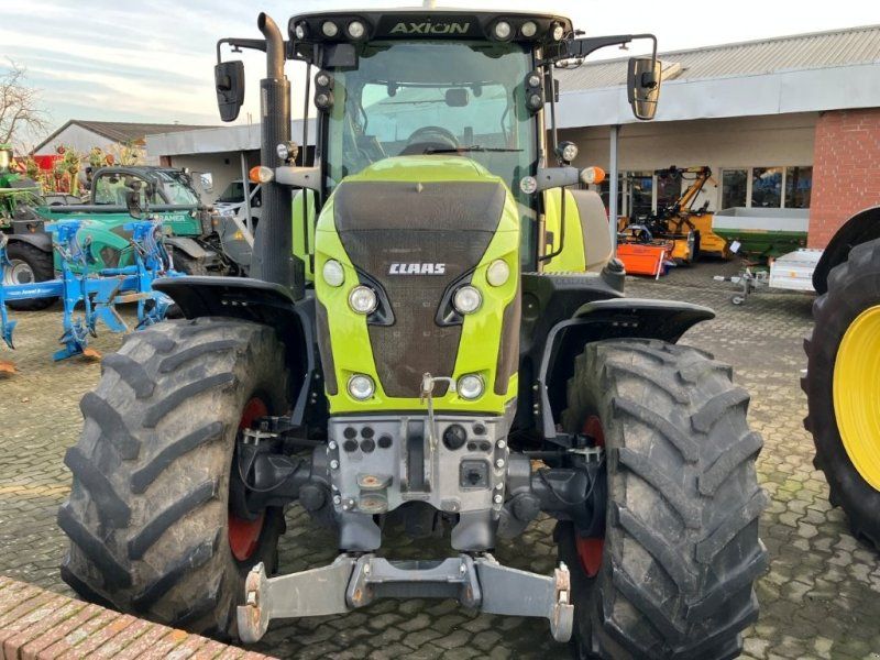 Claas Axion 830