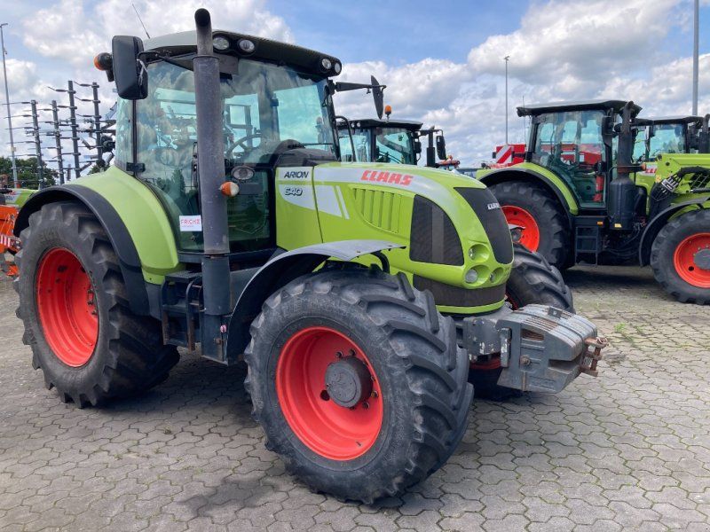 Claas Arion 640