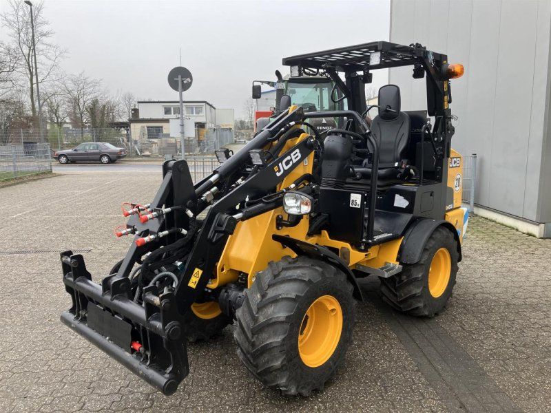 JCB 403 E
