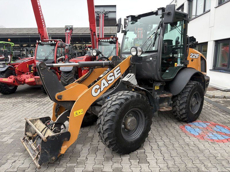 Case IH 221F mit Euroadapter hydraulisch