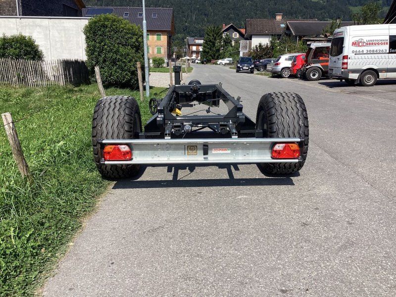 Lochmann Wechselfahrgestell für Aufbaugeräte