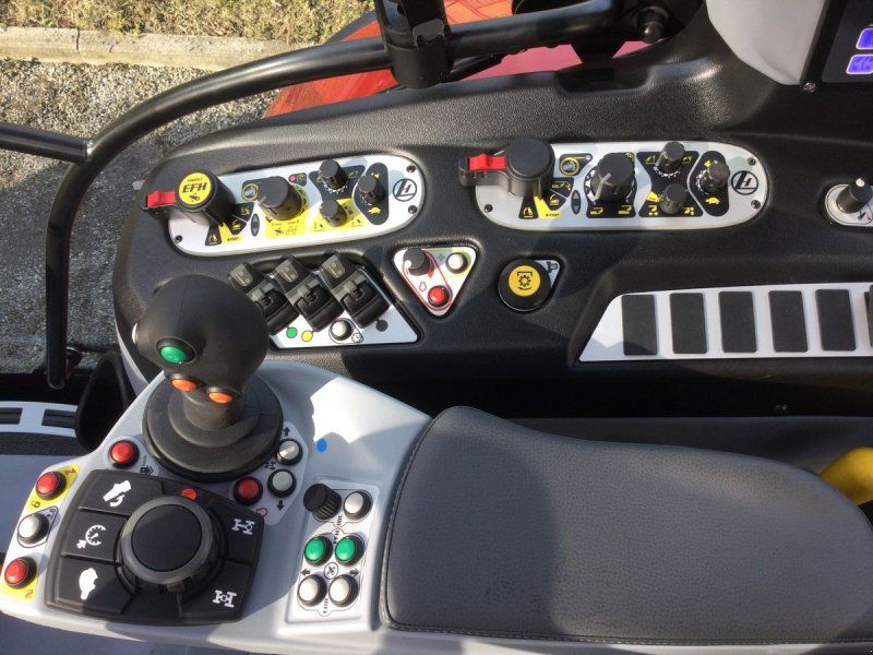 Lindner Lintrac 130 (Stufe 5) 4Rad-Lenkung