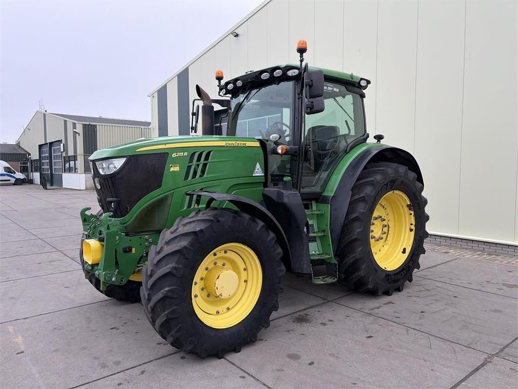John Deere 6215R