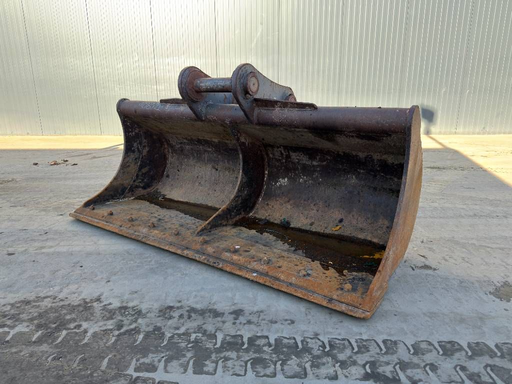 Miller Geith Volvo EC210 / EC220