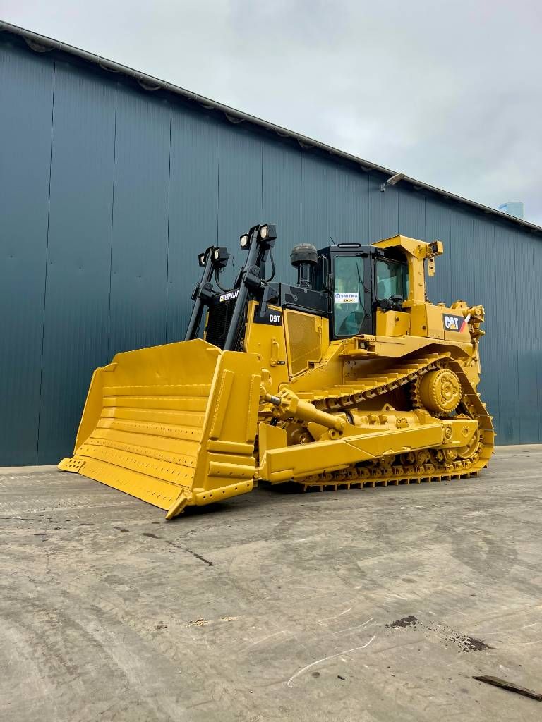 CAT D9T