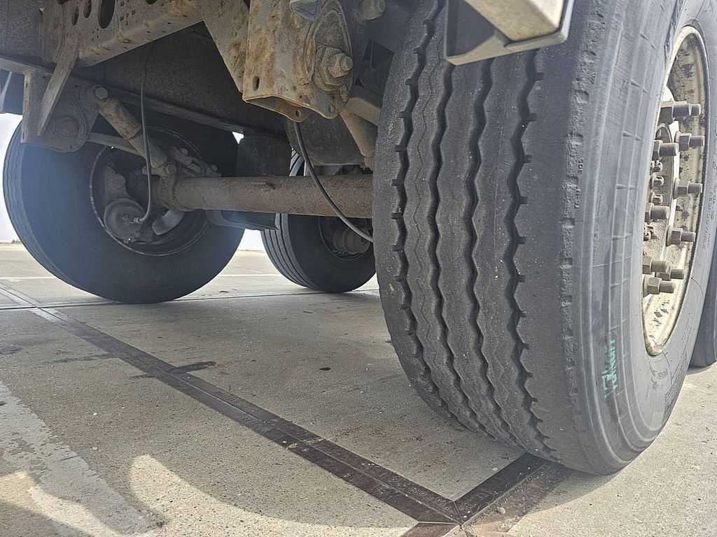 KRONE SDP 02 bär 2 tons taillift