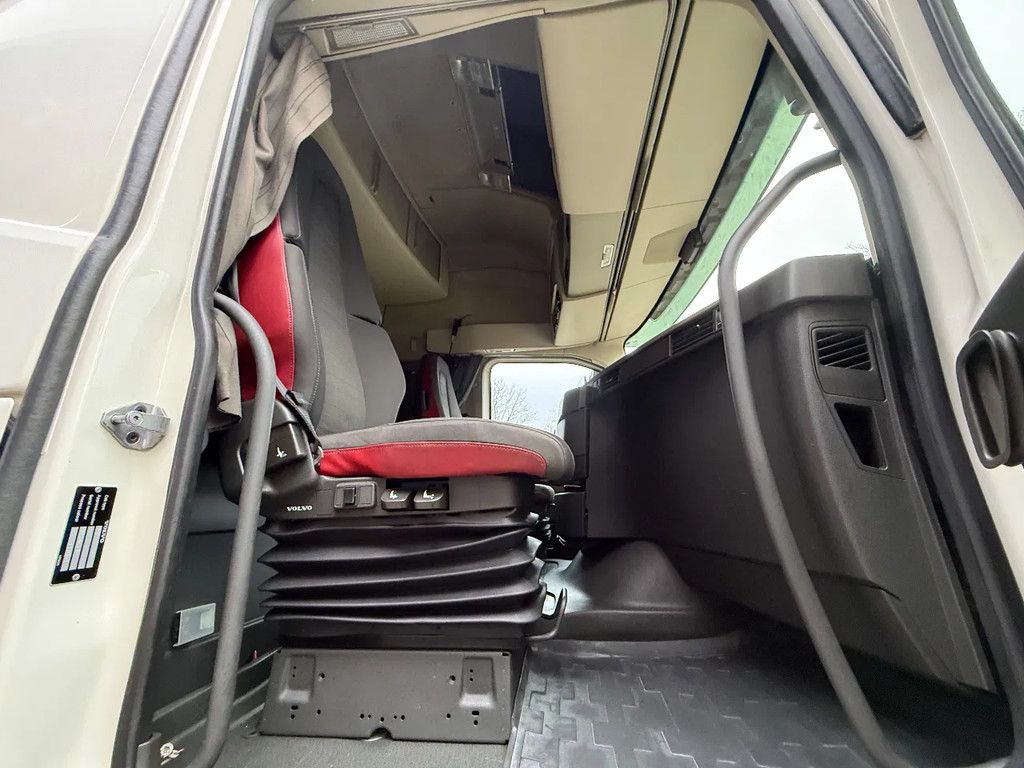 Volvo FH 460 Globetrotter XL Standairco 2x Tank NL Truck