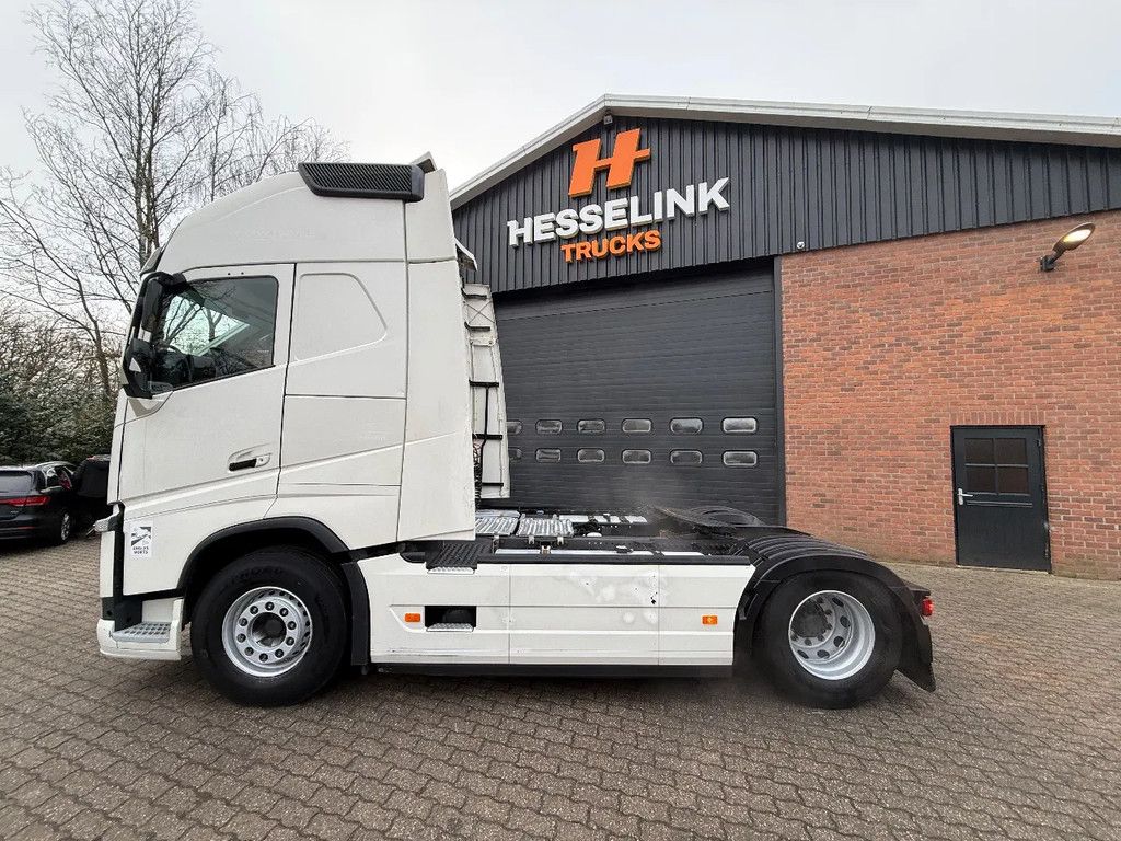 Volvo FH 460 Globetrotter XL Standairco 2x Tank NL Truck