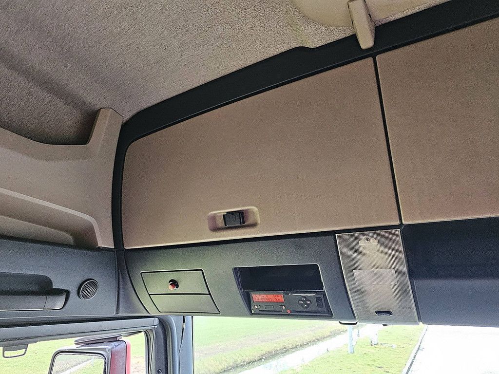 M.A.N. 18.500 TGX xlx skirts retarder