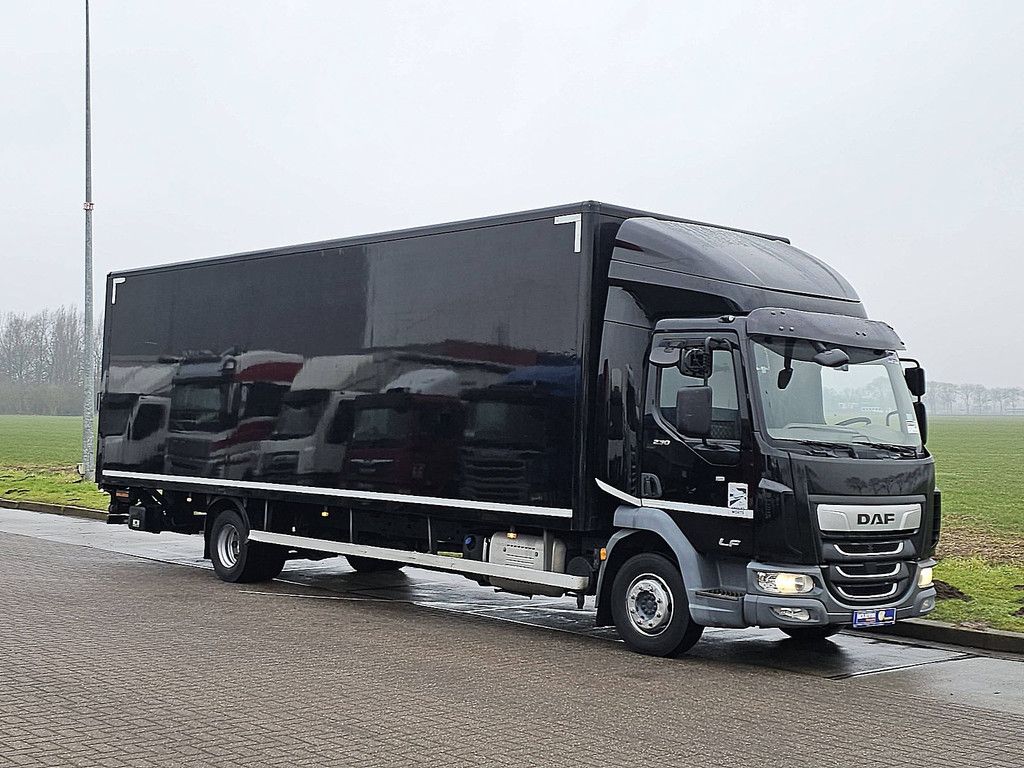 DAF LF 230 bakwagen laadklep!