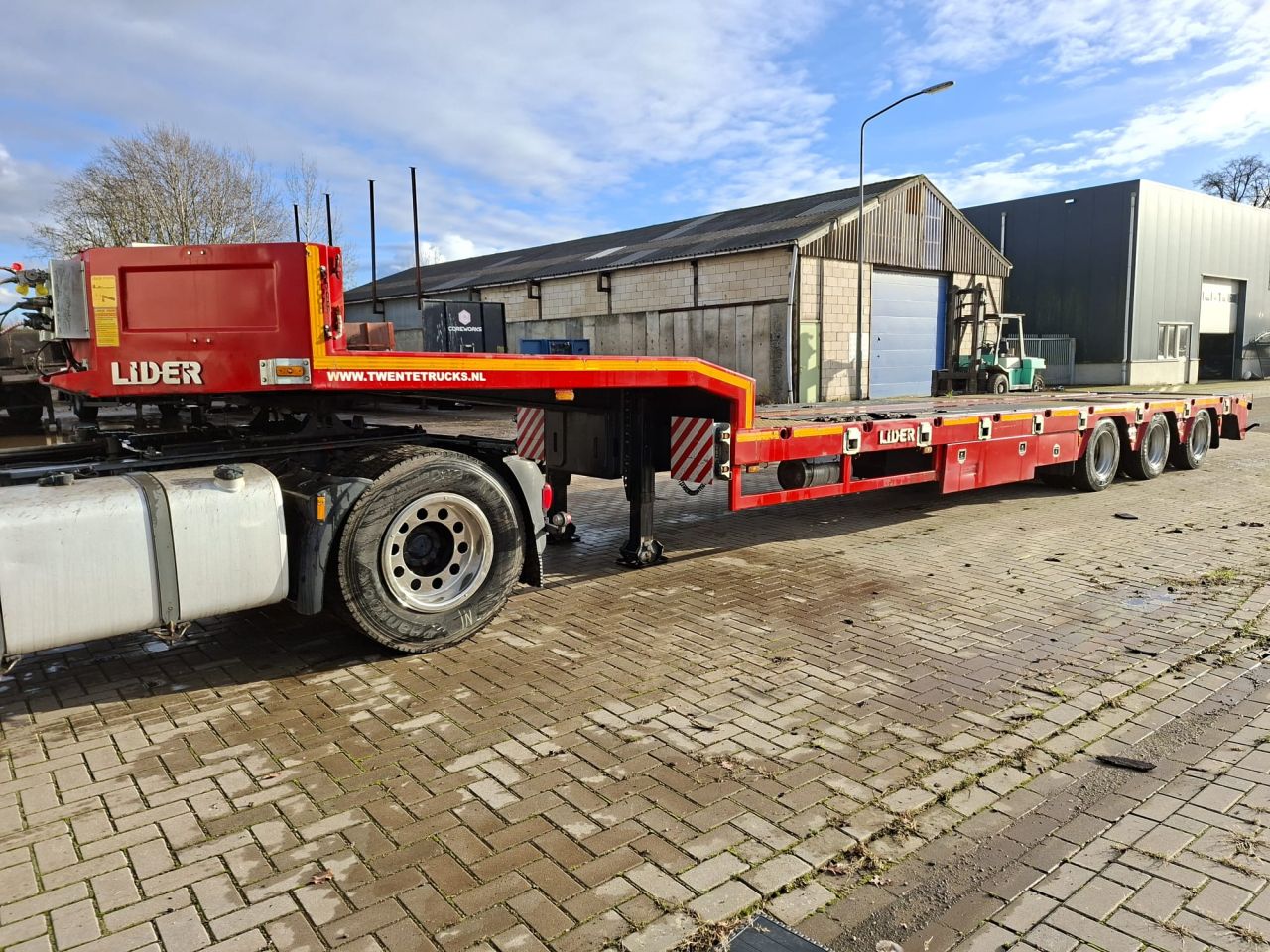 Oplegger / trailer, 3-as, gebruikt, met APK met oprijplaten