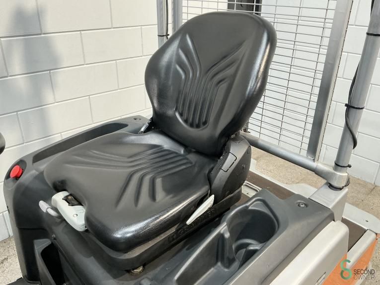 Tractors Electric Still LTX70 2017